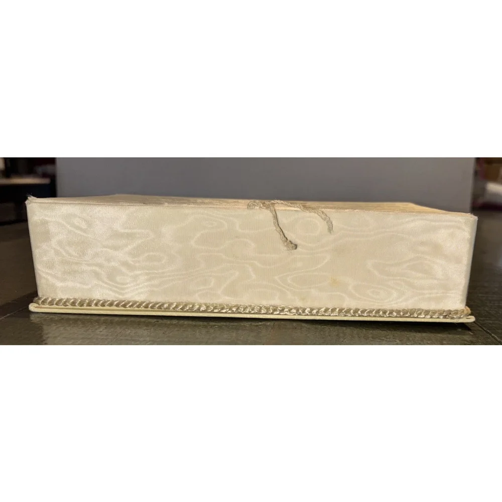 Evyan White Shoulders Gold Lined Soapbox - No Soap